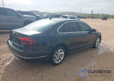 2018 Volkswagen Passat Se z USA, uszkodzony, nr VIN 1VWBA7A36JC028048